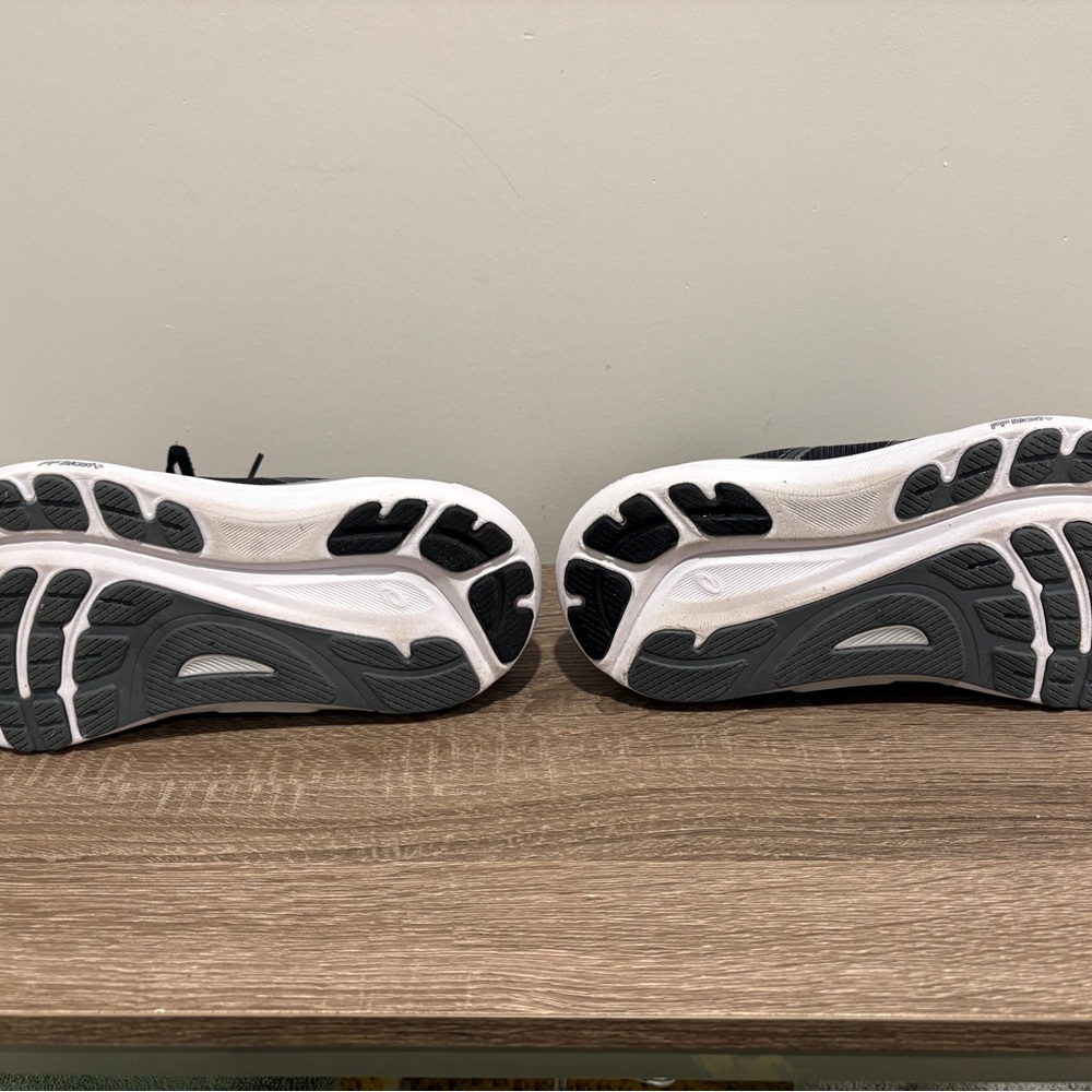 Asics Kayano 31 Black/White/Silver Size 7.5 Women's Running Shoes - Picture 4 of 5